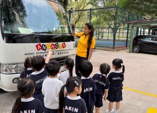 School-Bus-Visiting-2